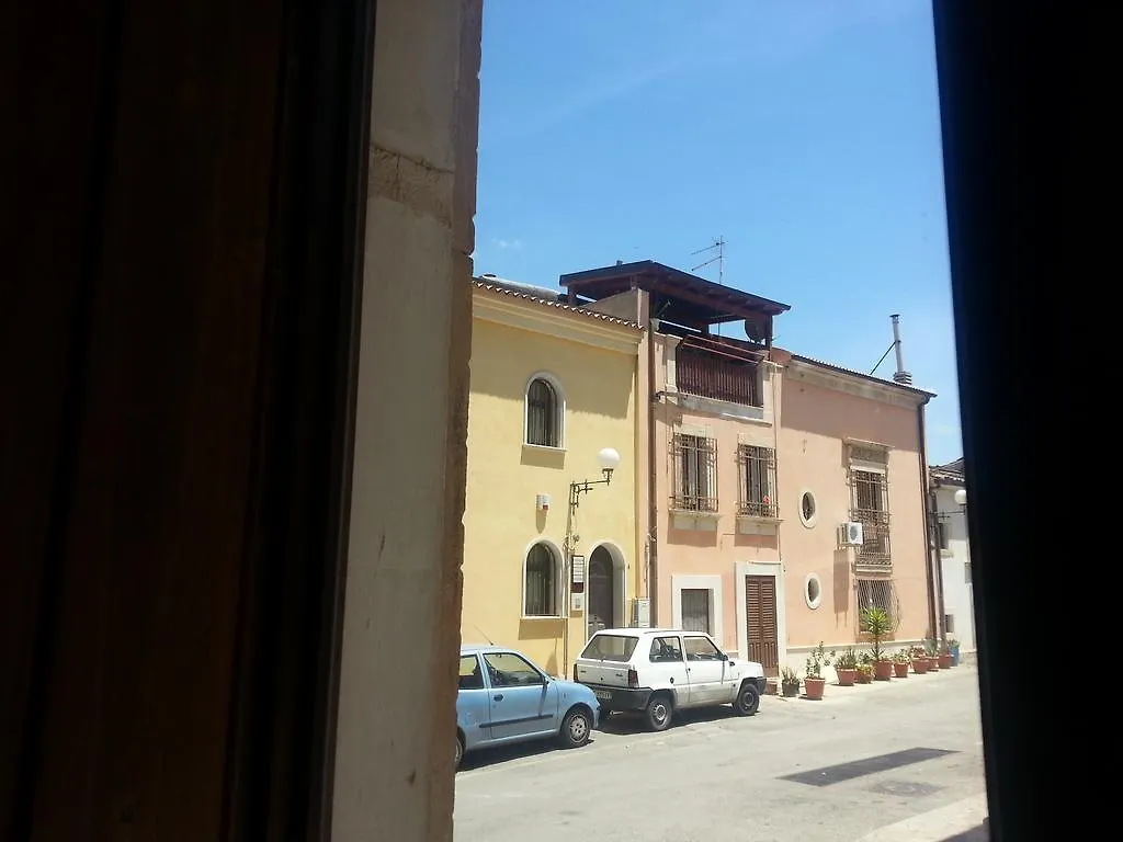 Il Posto Ideale 0*, Vittoria Italy
